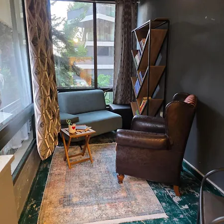 Appartement Near Air Albania Stadium