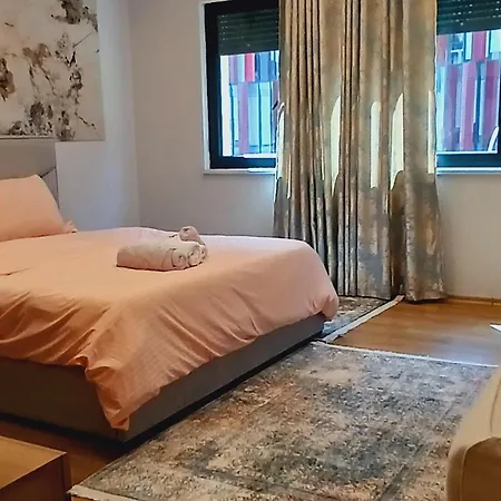 Appartement Near Air Albania Stadium